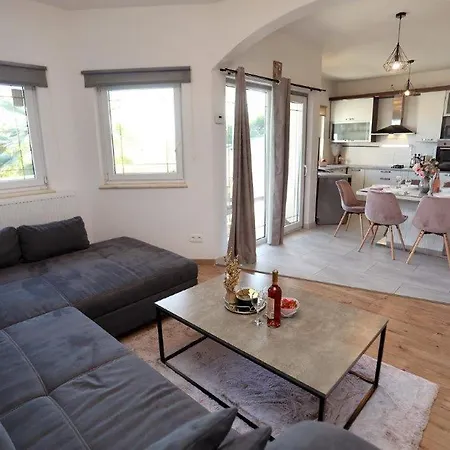 Mediterranean Breeze Apartman *